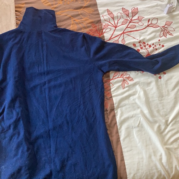 Blue turtleneck - Picture 4 of 7